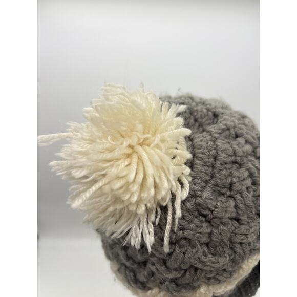 Chunky knit gray white beanie pom pom winter hat boho outdoors Small - Picture 4 of 7